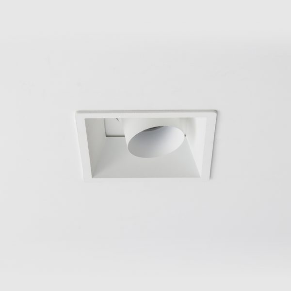چراغ سقفی توکار مربعی مدرن مدل Tiran S سفید در حالت خاموش