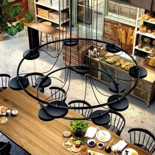 لوستر آویز سقفی مدرن مدل 7round در محیط رستوران به رنگ مشکی